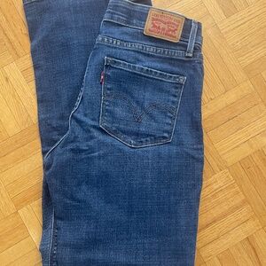 Barely Worn Women's Levis 525